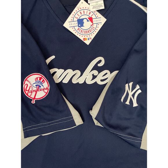Majestic New York Yankees Baseball Spirit Embroidered Shirt Size XL - Picture 8 of 9